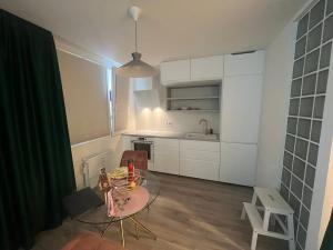 Pronájem bytu 1+kk, Praha - Krč, Murgašova, 42 m2