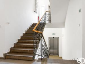 Prodej bytu 2+kk, Praha, Spojovací, 50 m2