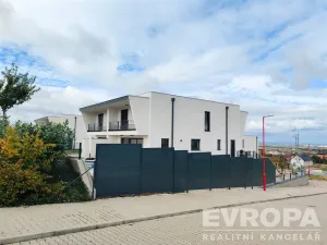 Prodej rodinného domu, Červené Pečky, Hrabáňova, 202 m2