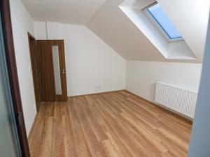 Pronájem bytu 4+kk, Šestajovice, Šeříková, 155 m2