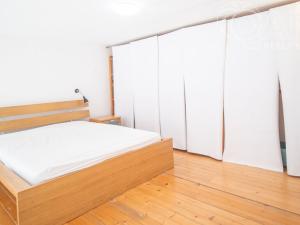 Pronájem bytu 1+kk, Praha - Libeň, Novákových, 40 m2