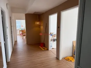 Pronájem bytu 3+1, Praha - Dejvice, Evropská, 100 m2