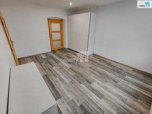 Prodej bytu 2+1, Cheb, Májová, 80 m2