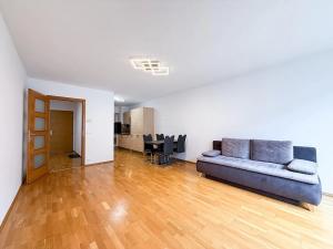 Pronájem bytu 2+kk, Praha - Smíchov, Karla Engliše, 68 m2