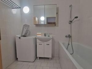 Prodej bytu 3+kk, Praha - Řepy, Šimonova, 66 m2