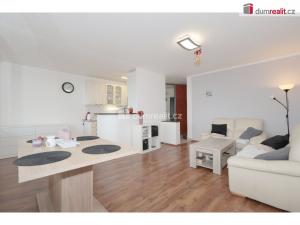 Pronájem bytu 3+kk, Praha - Petrovice, Frostova, 78 m2
