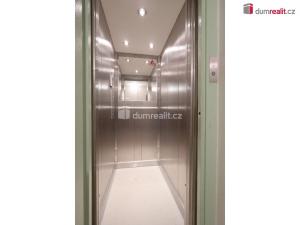 Pronájem bytu 3+kk, Praha - Petrovice, Frostova, 78 m2