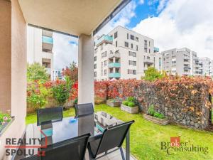 Pronájem bytu 2+kk, Praha - Hloubětín, Saarinenova, 50 m2