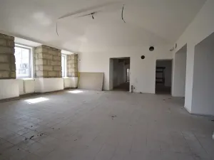 Prodej apartmánu, Kovanec, 855 m2