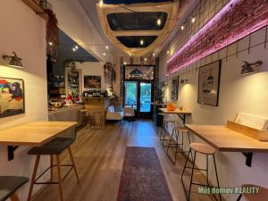 Pronájem restaurace, Praha - Vinohrady, náměstí Míru, 153 m2