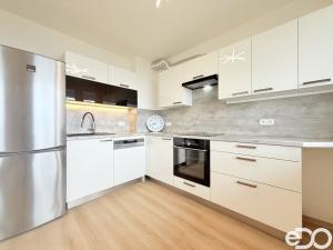 Pronájem bytu 3+kk, Praha, Vysočanská, 79 m2