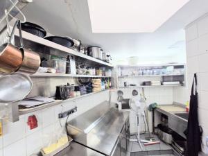 Pronájem restaurace, Praha - Vršovice, 152 m2