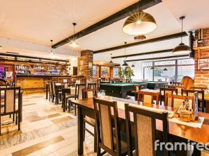 Pronájem restaurace, Brno, Řezáčova, 294 m2