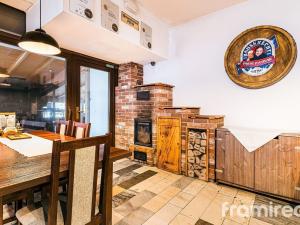 Pronájem restaurace, Brno, Řezáčova, 294 m2
