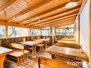 Pronájem restaurace, Brno, Řezáčova, 294 m2