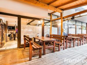 Pronájem restaurace, Brno, Řezáčova, 294 m2
