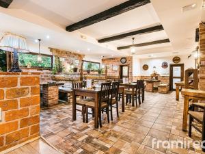 Pronájem restaurace, Brno, Řezáčova, 294 m2