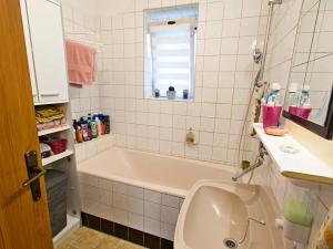 Prodej rodinného domu, Srby, 250 m2
