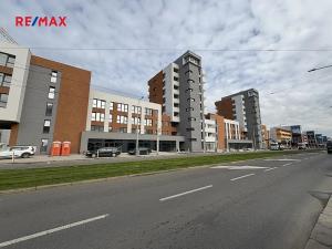 Pronájem obchodního prostoru, Praha - Vysočany, Kabešova, 116 m2