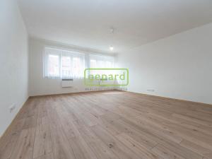 Pronájem bytu 1+kk, Praha, Za poštou, 45 m2