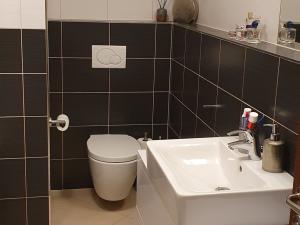 Prodej bytu 2+kk, Praha - Střížkov, Makedonská, 58 m2