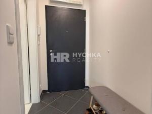 Pronájem bytu 1+kk, Praha - Třebonice, Thomasova, 32 m2