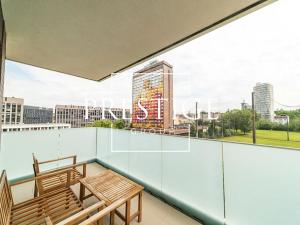 Pronájem bytu 2+kk, Praha - Karlín, Nekvasilova, 62 m2