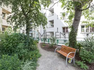 Pronájem bytu 1+kk, Praha - Nusle, Bartoškova, 30 m2