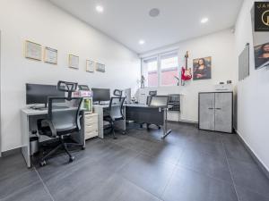 Prodej obchodního prostoru, Kladno, Huťská, 402 m2