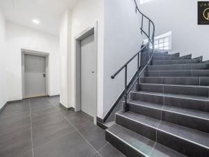 Prodej obchodního prostoru, Kladno, Huťská, 402 m2