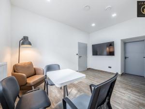 Prodej obchodního prostoru, Kladno, Huťská, 402 m2