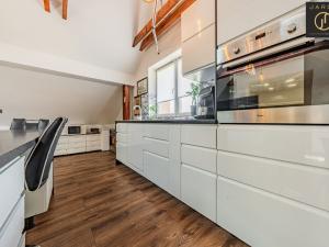 Prodej obchodního prostoru, Kladno, Huťská, 402 m2