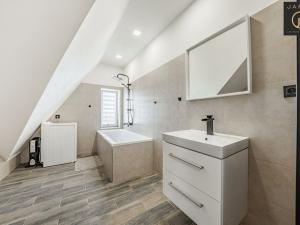Prodej obchodního prostoru, Kladno, Huťská, 402 m2
