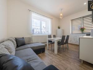 Prodej obchodního prostoru, Kladno, Huťská, 402 m2