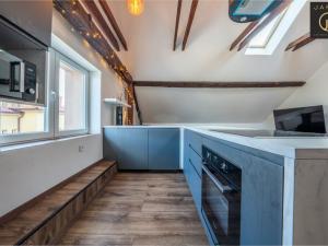 Prodej obchodního prostoru, Kladno, Huťská, 402 m2