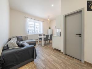 Prodej obchodního prostoru, Kladno, Huťská, 402 m2