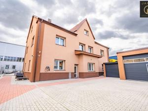 Prodej obchodního prostoru, Kladno, Huťská, 402 m2