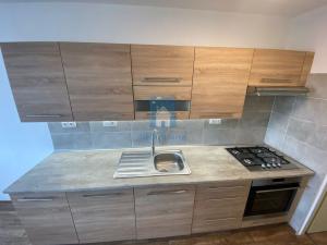 Pronájem bytu 3+1, Praha, U bazénu, 79 m2