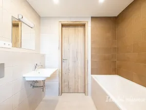Pronájem bytu 1+kk, Praha - Vysočany, Kolbenova, 33 m2