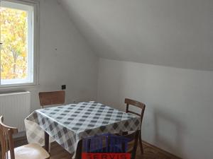 Pronájem rodinného domu, Týn nad Vltavou, Komzákova, 120420 m2