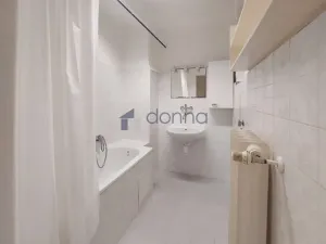 Pronájem bytu 2+kk, Praha, Sokolovská, 62 m2