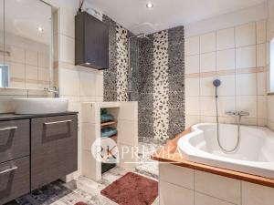 Prodej rodinného domu, Dubí - Mstišov, Dvojhradí, 166 m2