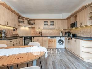 Prodej rodinného domu, Dubí - Mstišov, Dvojhradí, 166 m2