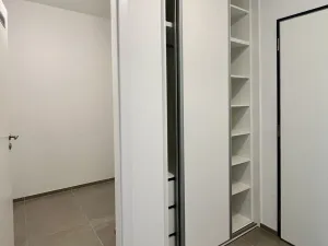 Pronájem bytu 2+kk, Praha, Milánská, 60 m2