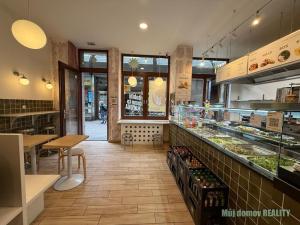 Pronájem restaurace, Praha - Karlín, Thámova, 100 m2