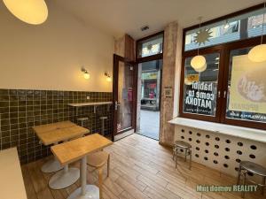 Pronájem restaurace, Praha - Karlín, Thámova, 100 m2