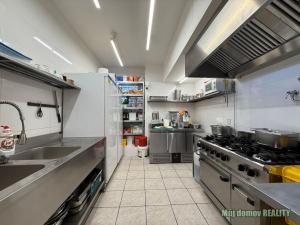 Pronájem restaurace, Praha - Karlín, Thámova, 100 m2