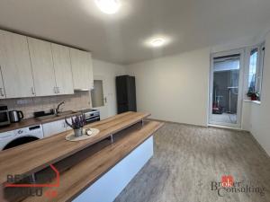 Prodej bytu 2+kk, Praha - Troja, Hnězdenská, 43 m2