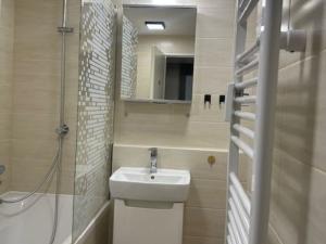 Prodej bytu 2+kk, Praha - Troja, Hnězdenská, 43 m2