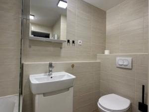 Prodej bytu 2+kk, Praha - Troja, Hnězdenská, 43 m2